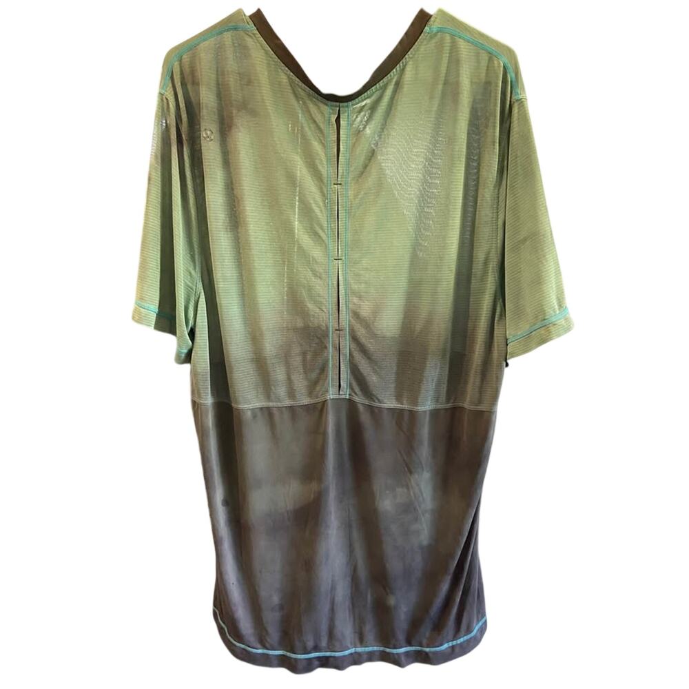 Lululemon mens XL green short sleeve performance shirt